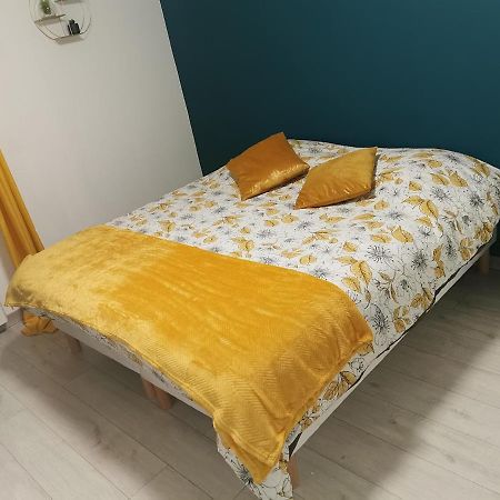 L'Aiscal Appart-Hotel 6 Personnes Calais Luaran gambar