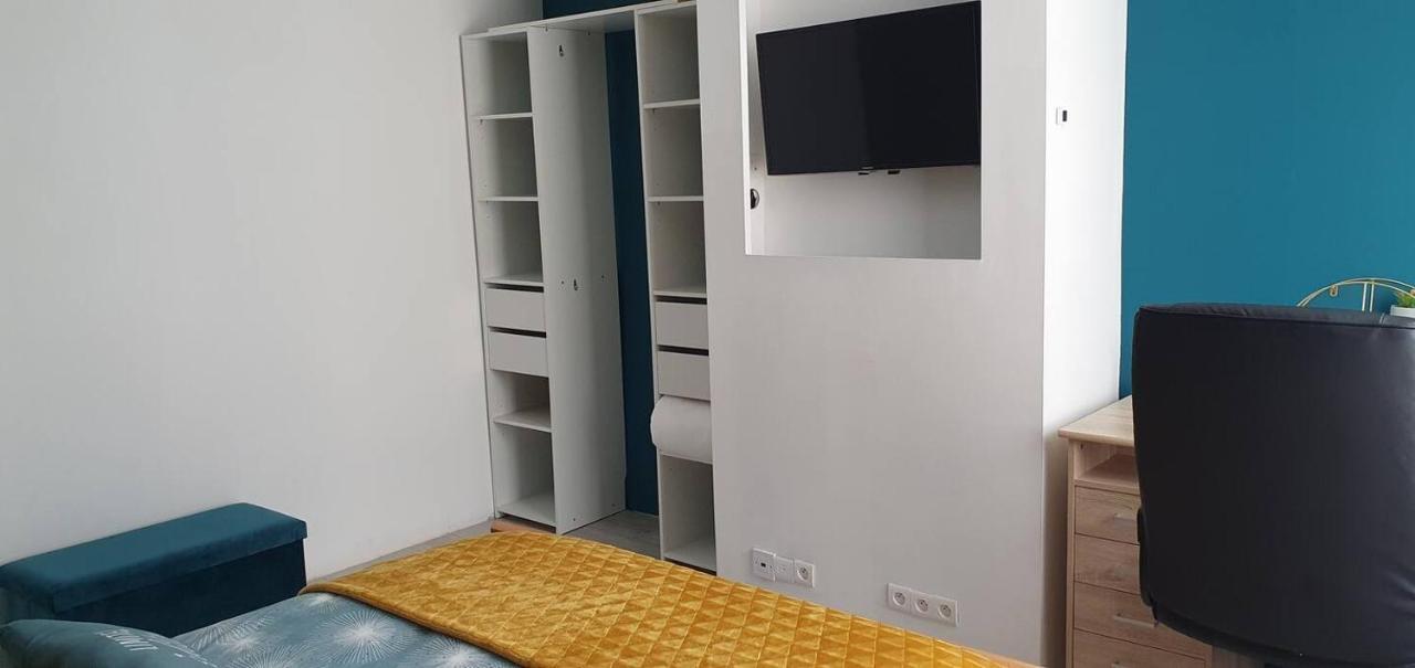 L'Aiscal Appart-Hotel 6 Personnes Calais Luaran gambar