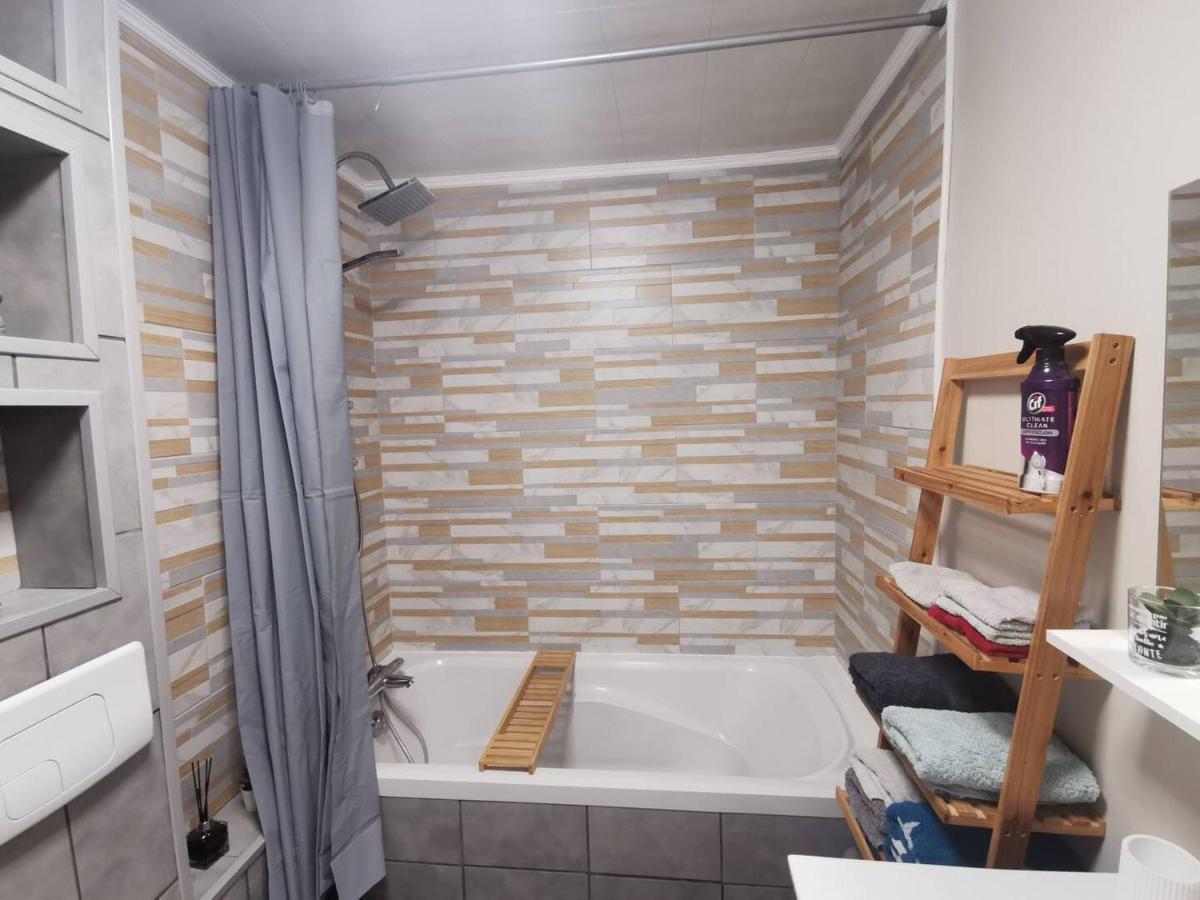 L'Aiscal Appart-Hotel 6 Personnes Calais Luaran gambar