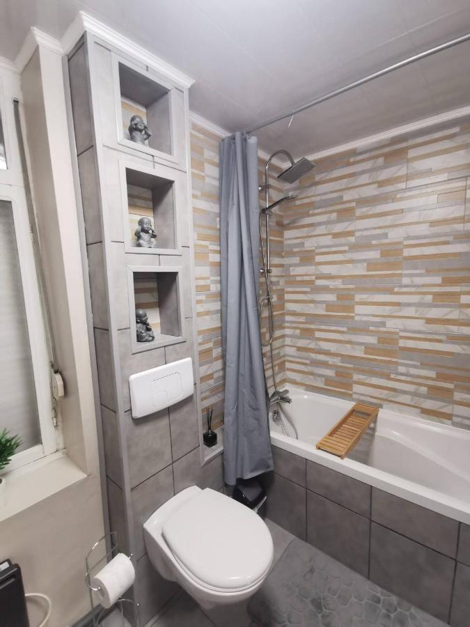 L'Aiscal Appart-Hotel 6 Personnes Calais Luaran gambar
